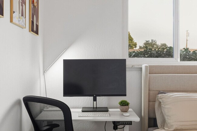 Building Photo - 2380 Aram Ave