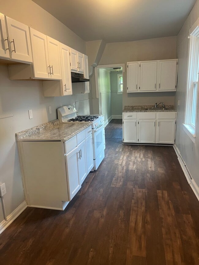 Building Photo - Cute 3bed 1 bath Old City Lancaster Home