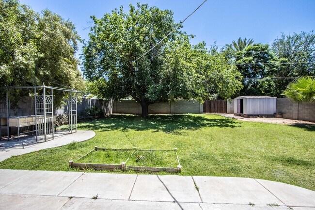 Building Photo - 3Br in historic disctric, 32nd St/Ind. Sch...