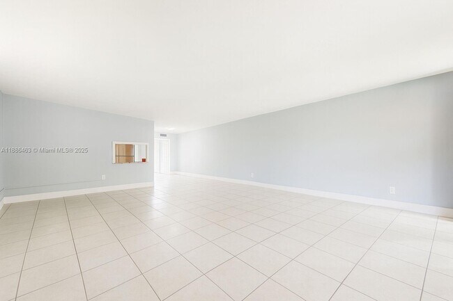 Building Photo - 1885 NE 121st St