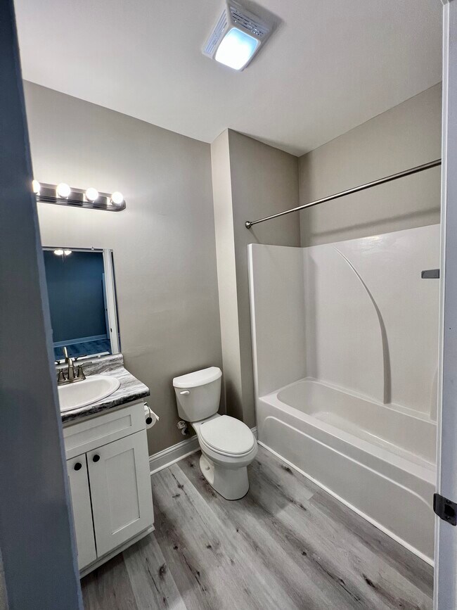 Building Photo - 15536 Quail Creek Cove