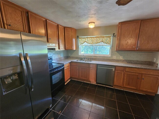 Building Photo - 2332 Viminal Ct