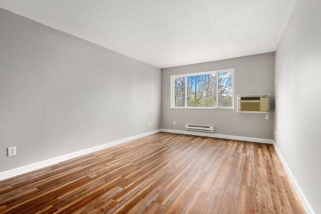 Building Photo - 61 Fairmount St