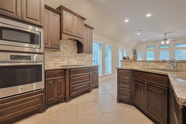 Building Photo - 10623 Davlee Ln