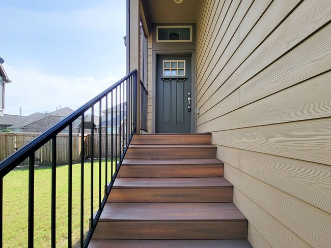 Building Photo - NEW 3 BEDROOM 2.5 BATH 2 CAR GARAGE HOME I...