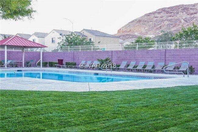 Building Photo - Great 3 bd / 3 bth home in a SW community w/pool & park