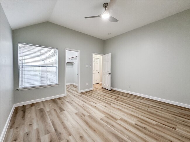 Building Photo - 27 Auburn Path Dr