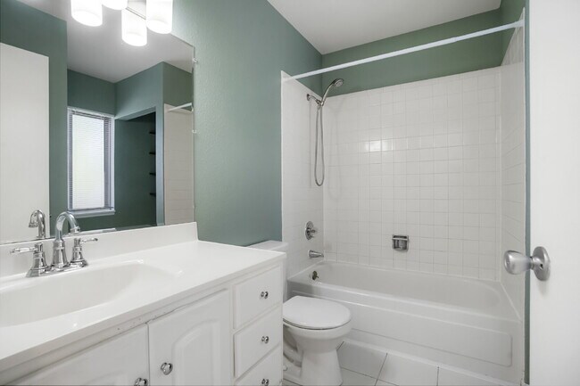 Building Photo - 2618 S Xanadu Way
