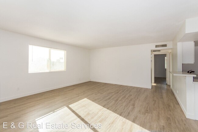 Building Photo - 2 br, 1 bath House - 740 E Joan D Arc Ave