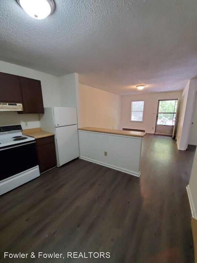 Building Photo - 1613 Long St