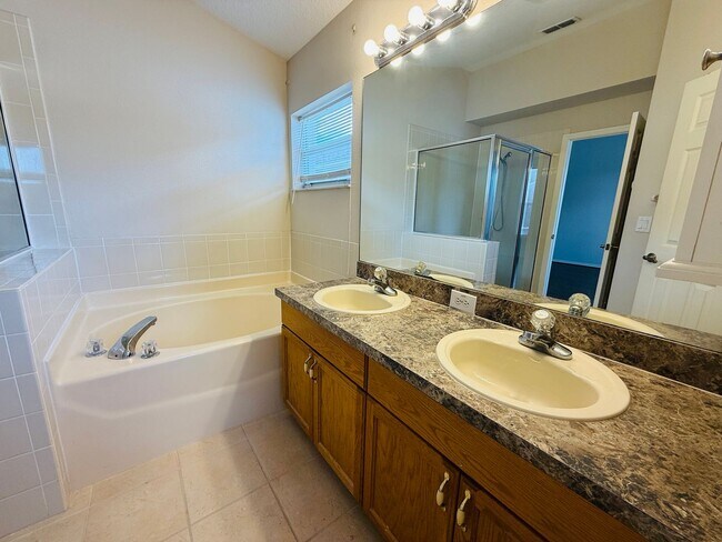 Building Photo - 5534 Turtle Crossing Loop