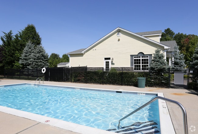 Building Photo - Fairfield Villas At Medford