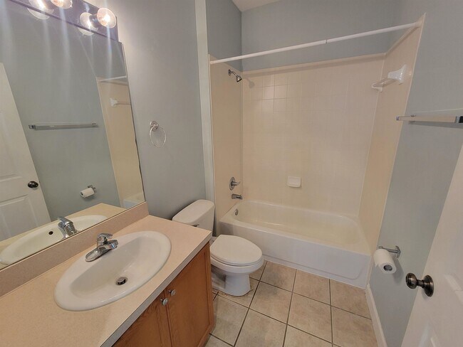 Building Photo - 3304 Calumet Dr