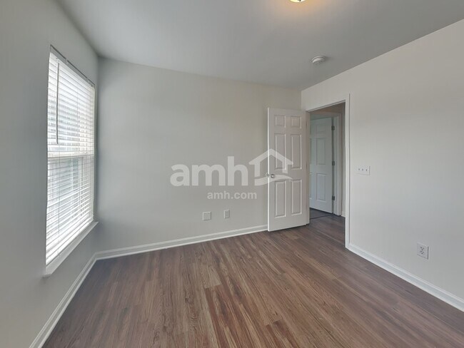 Building Photo - 1001 Finley Ct