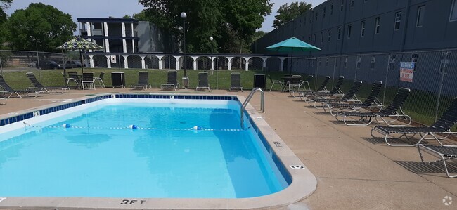 Pool - The 902 Apts