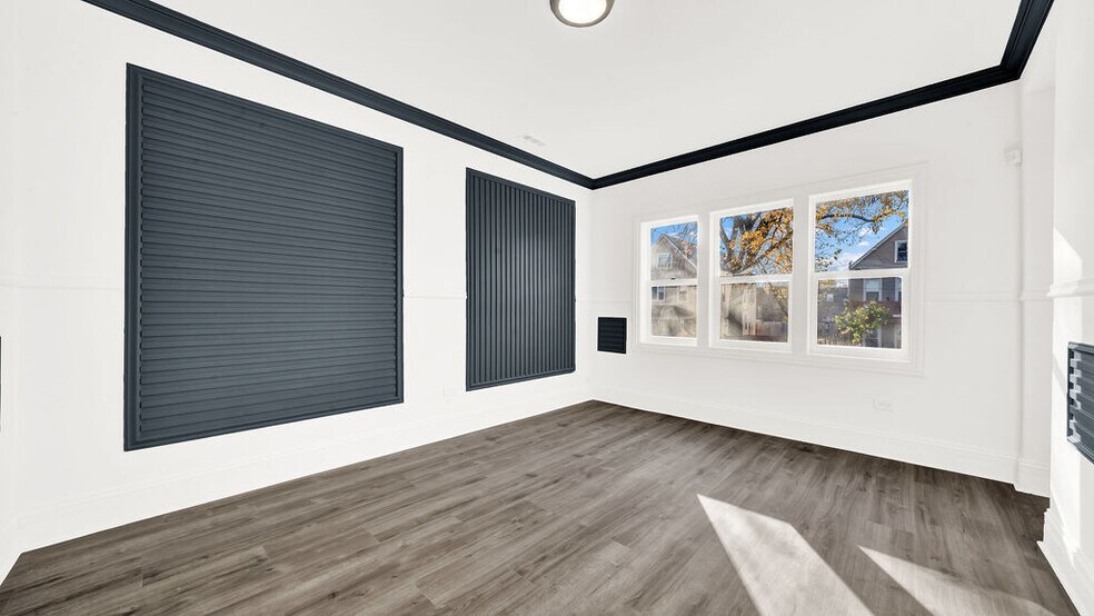 Building Photo - 2452 W 46th Pl