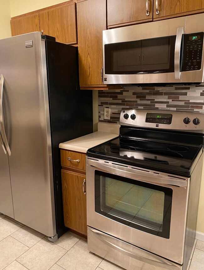 Kitchen - 9728 Timberview Ct