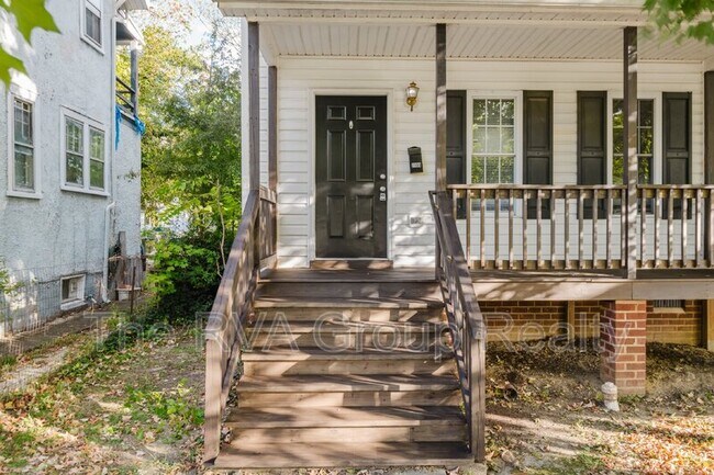 Building Photo - 2909 2nd Ave