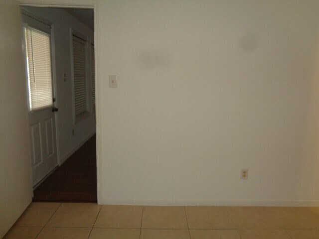 Building Photo - 1055 Ambrosden Ln