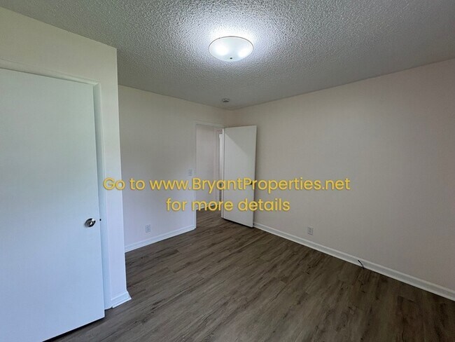 Building Photo - Single Family