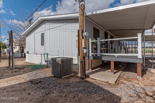 Building Photo - 16005 N 32nd St