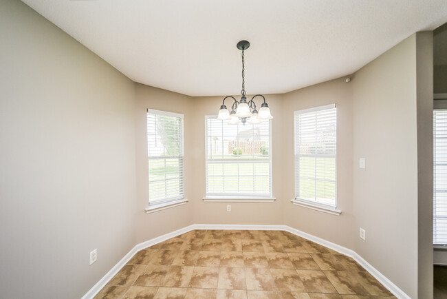 Building Photo - 5918 Keebler Dr W