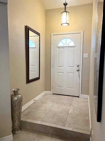 Building Photo - 1964 Hobart Ln