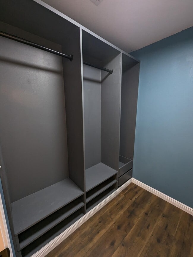 Building Photo - 9044 Quail Roost Dr