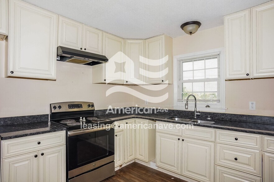 Building Photo - 2430 Golden Camp Rd