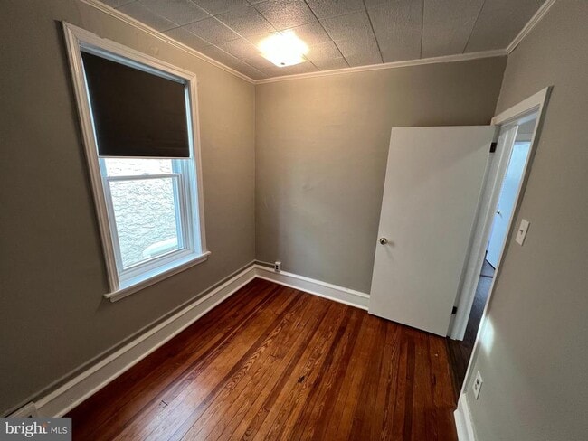 Building Photo - 30 W Abington Ave