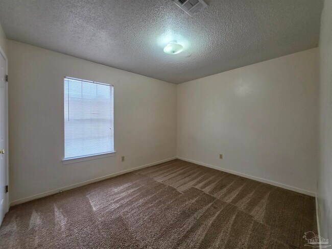 Building Photo - 3041 Belle Meade Dr