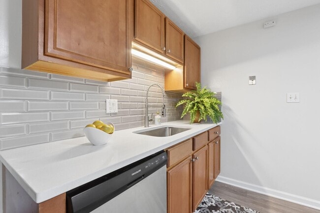 Building Photo - 5014 Norcrest Dr
