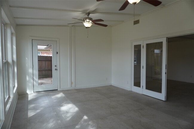 Building Photo - 10703 Wickersham Ln