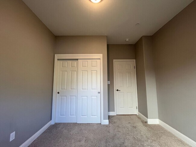 Building Photo - 267 Via las Casitas