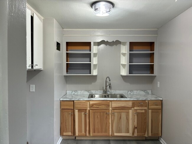 Building Photo - 4930 N 22nd St