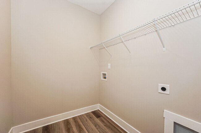 Building Photo - End-Unit Townhome w/3BR + 2-Car Garage + Balcony  - FIRST MONTH FREE