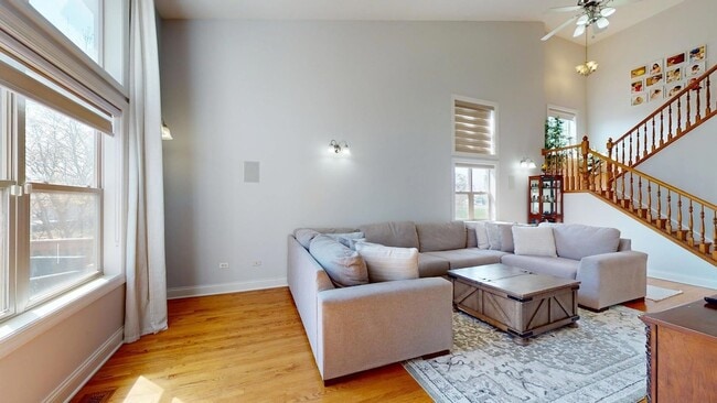 Building Photo - 331 Mary Belle Cir