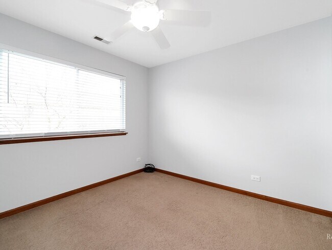 Building Photo - 325 N Patriot Dr