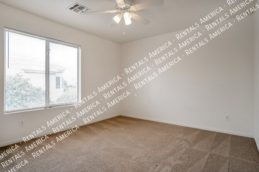 Building Photo - 2631 S Leonard Pl