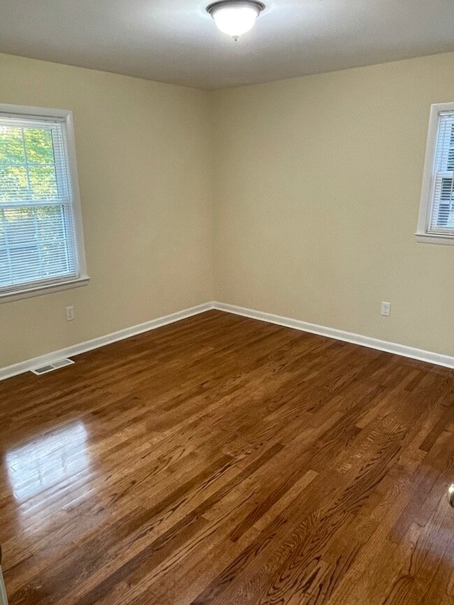 Building Photo - 406 Bryan St