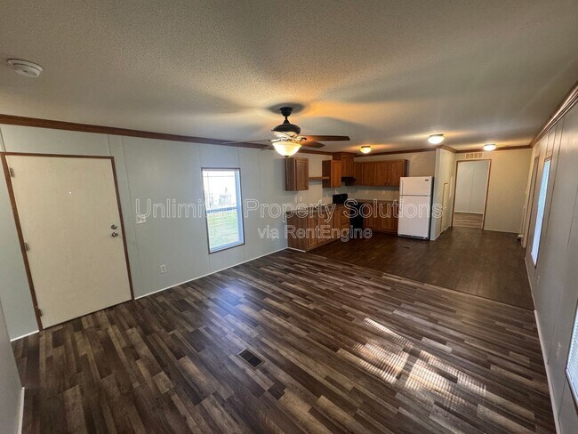 Building Photo - 9499 Wendi Dr NE