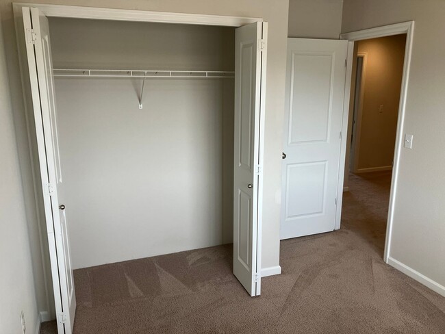Building Photo - Beautiful Three Bedroom Home in North Salem