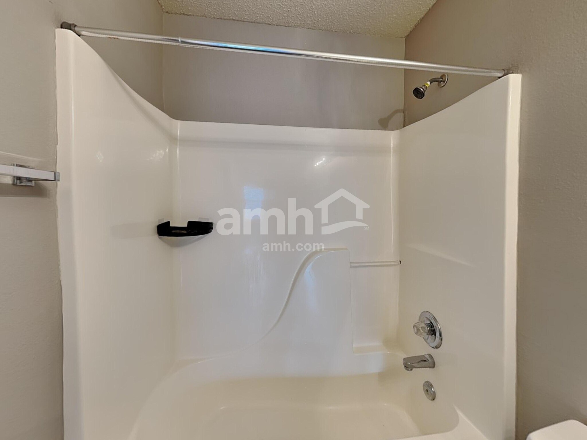 Building Photo - 17317 Pine Wood Ln