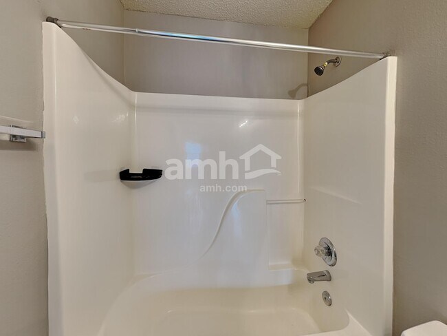 Building Photo - 17317 Pine Wood Ln