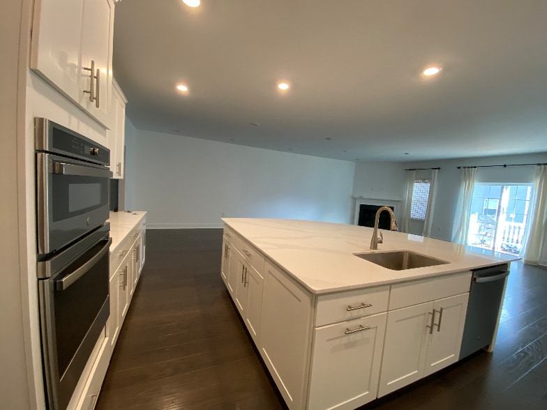 Building Photo - 3105 Aviator Ave