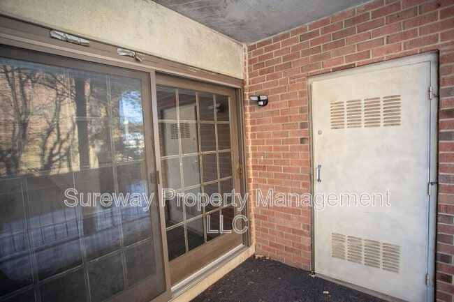 Building Photo - 171 Echelon Rd