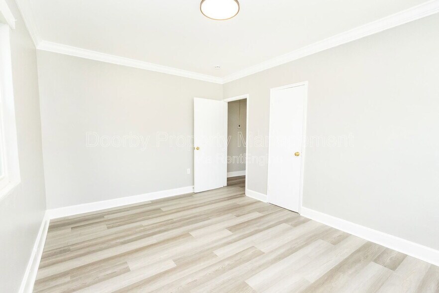 Building Photo - 1301 N Orchard Knob Ave