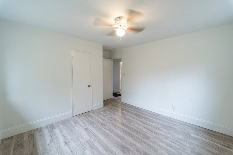 Building Photo - 434 3rd St SW