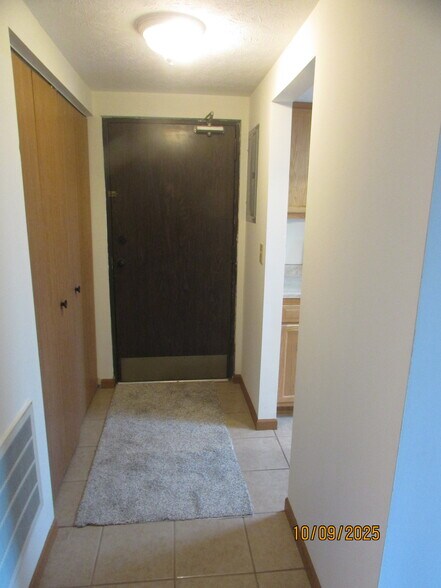 Building Photo - 1120 Eagle Feather Cir