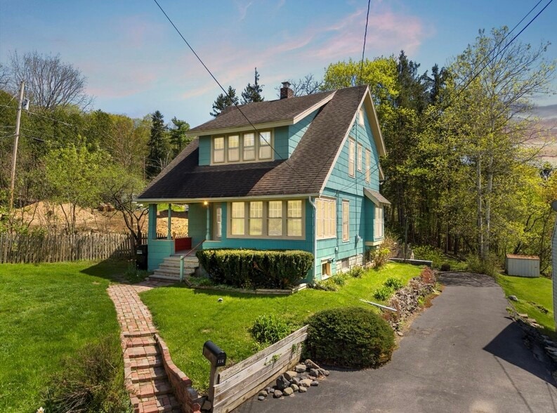 Primary Photo - 114 Phelps Pl